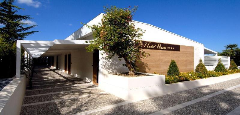 Hotel Pineta Wellness&Spa Ruvo di Puglia Exterior foto